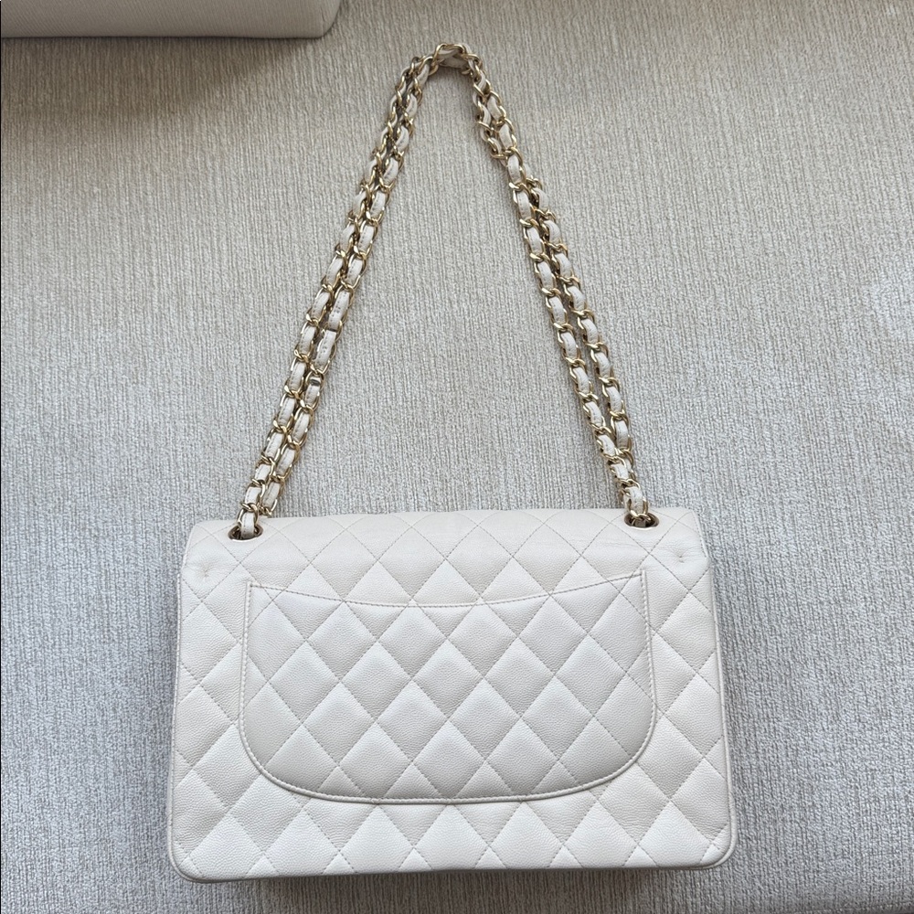 CHANEL authentic classic flap bag in white with gold hardware, size jumbo - Picture 7 of 16